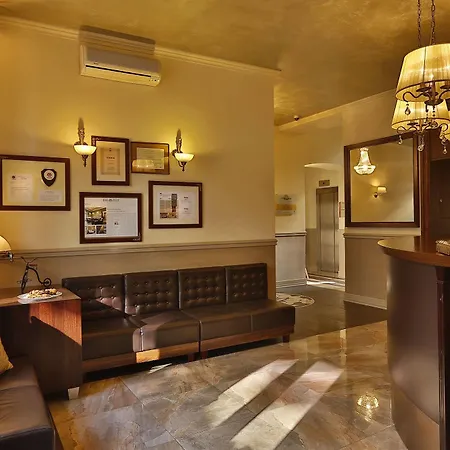 Hotel Amber 3*