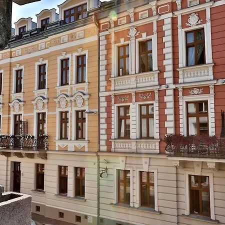 Amber Boutique - Amber